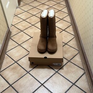 UGG Classic Tall II BRAND NEW IN ORIGINAL BOX SIZE 7